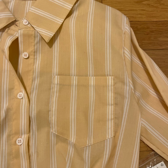 NWT Peach Ardene Cropped Button-up Blouse - Picture 3 of 6